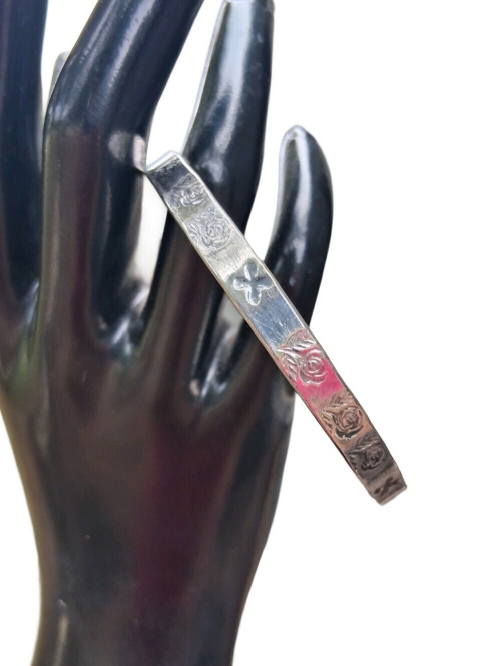 Vintage Mexican Sterling Silver Etched Rose Bangle Bracelet